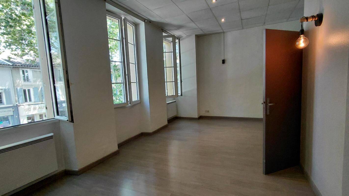 Appartement 1 pièce 40 m² · à Salon-de-Provence · 40 m² · 603 €