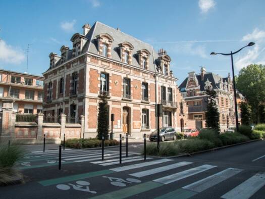 Espace bureau à louer 2 350 € 186 m² de bureaux Centre-Neuf Bourg-Quesnoy-Delsaux-Musée-Cannoniers-Gare Valenciennes 59300