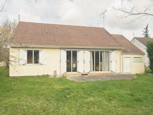 Maison de plain-pied à vendre 172 740 € 4 pièces 3 chambres 979 m² de terrain Fay-aux-Loges 45450