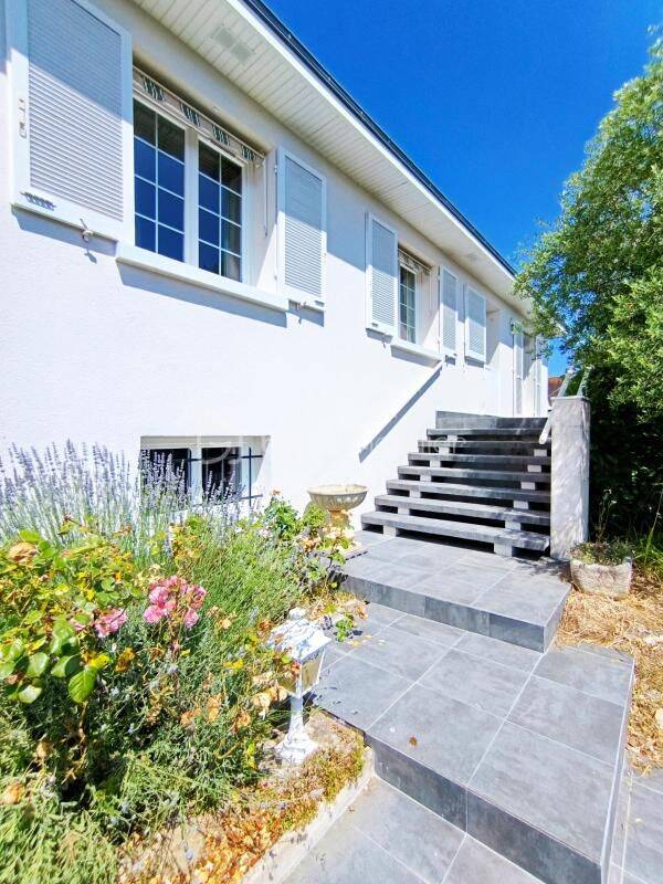 Maison 7 pièces 162 m² · à Chambray-lès-Tours · 162 m² · 329 900 €