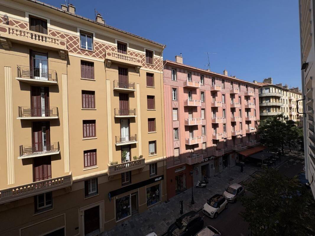 Appartement 2 pièces 65 m² · à Bastia · 65 m² · 750 €