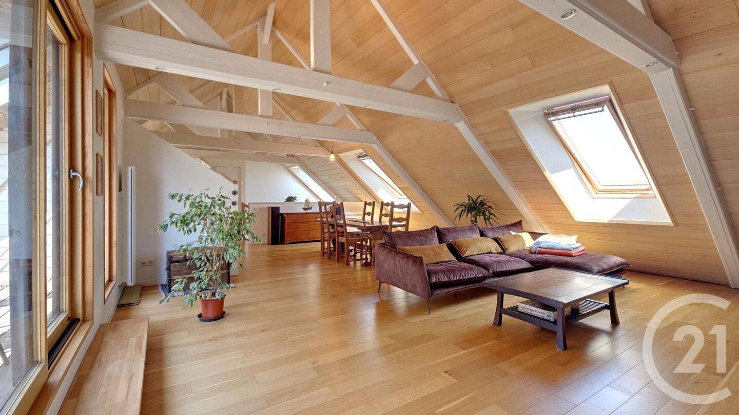 Appartement 6 pièces 263 m² · à Theix-Noyalo · 263 m² · 575 000 €