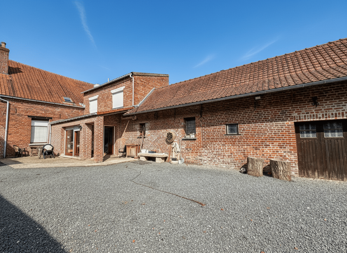 Maison 8 pièces 223 m² · à Lallaing · 223 m² · 348 500 €