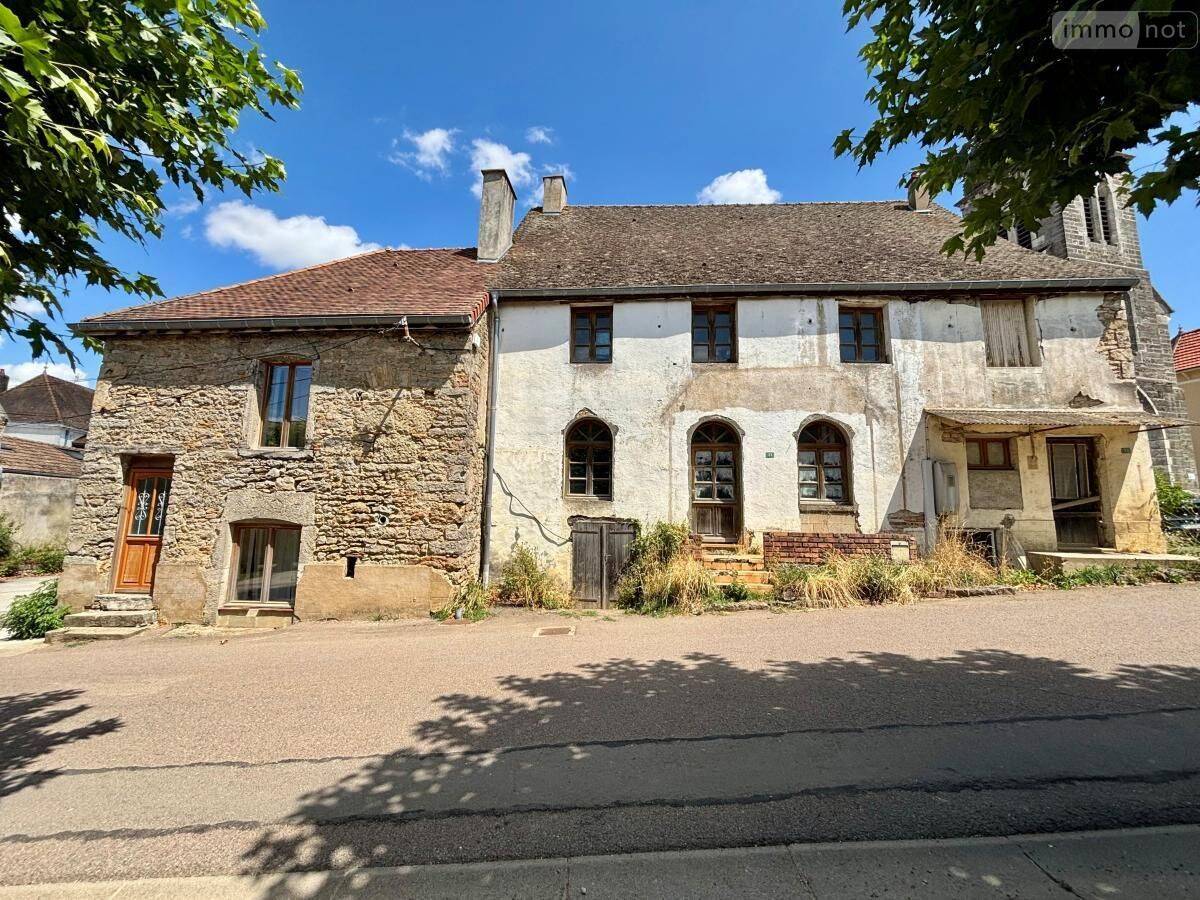 Maison 3 pièces 300 m² · à Saint-Gilles · 300 m² · 252 000 €