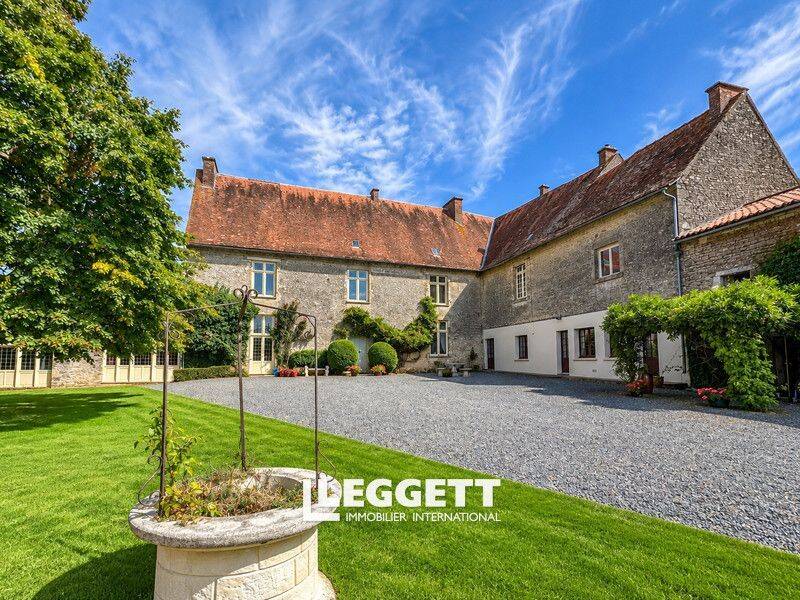 Maison 15 pièces 495 m² · à Saint-Hilaire-des-Loges · 495 m² · 689 000 €