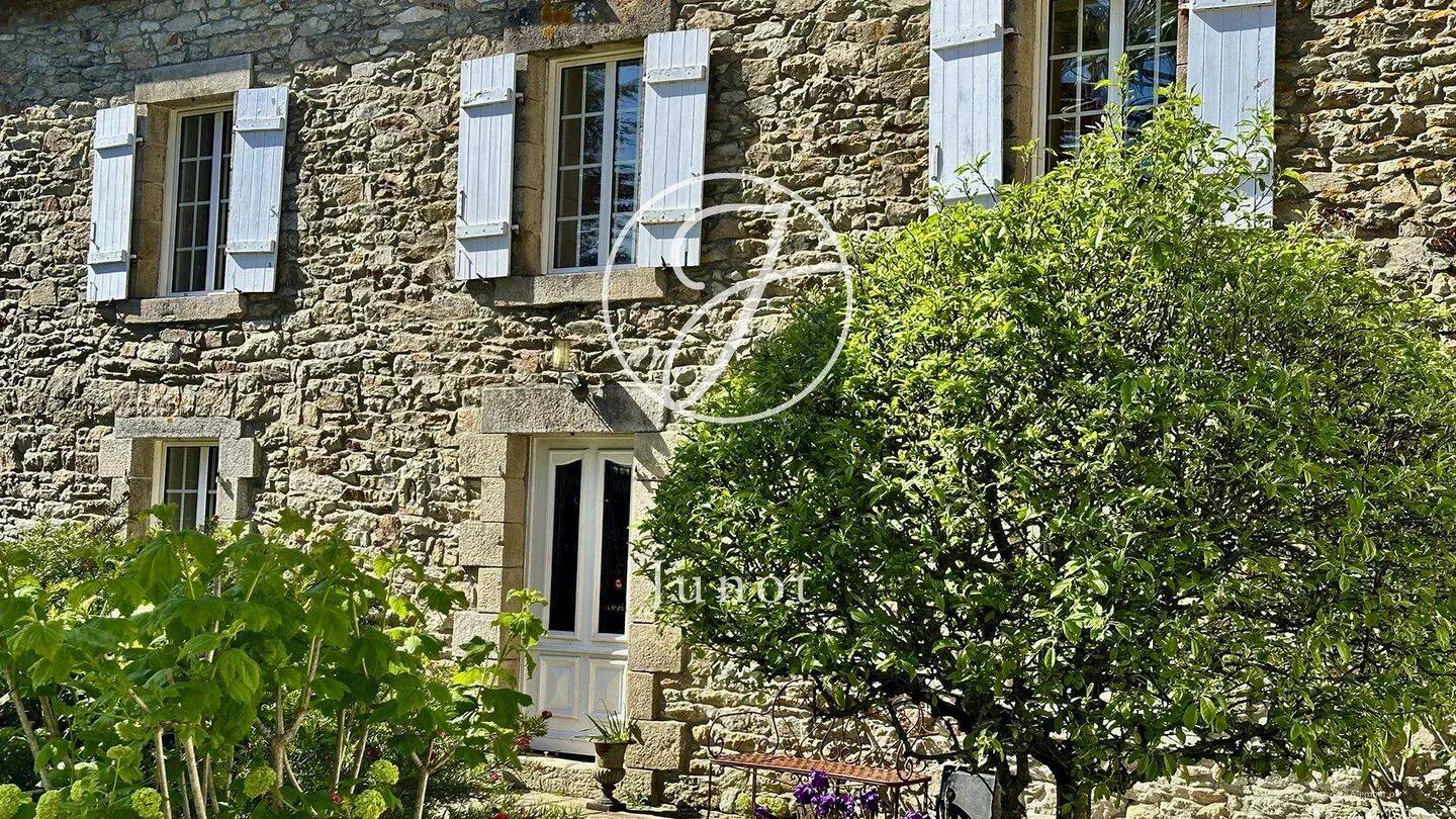 Maison 12 pièces 450 m² · à Vannes · 450 m² · 1 366 000 €