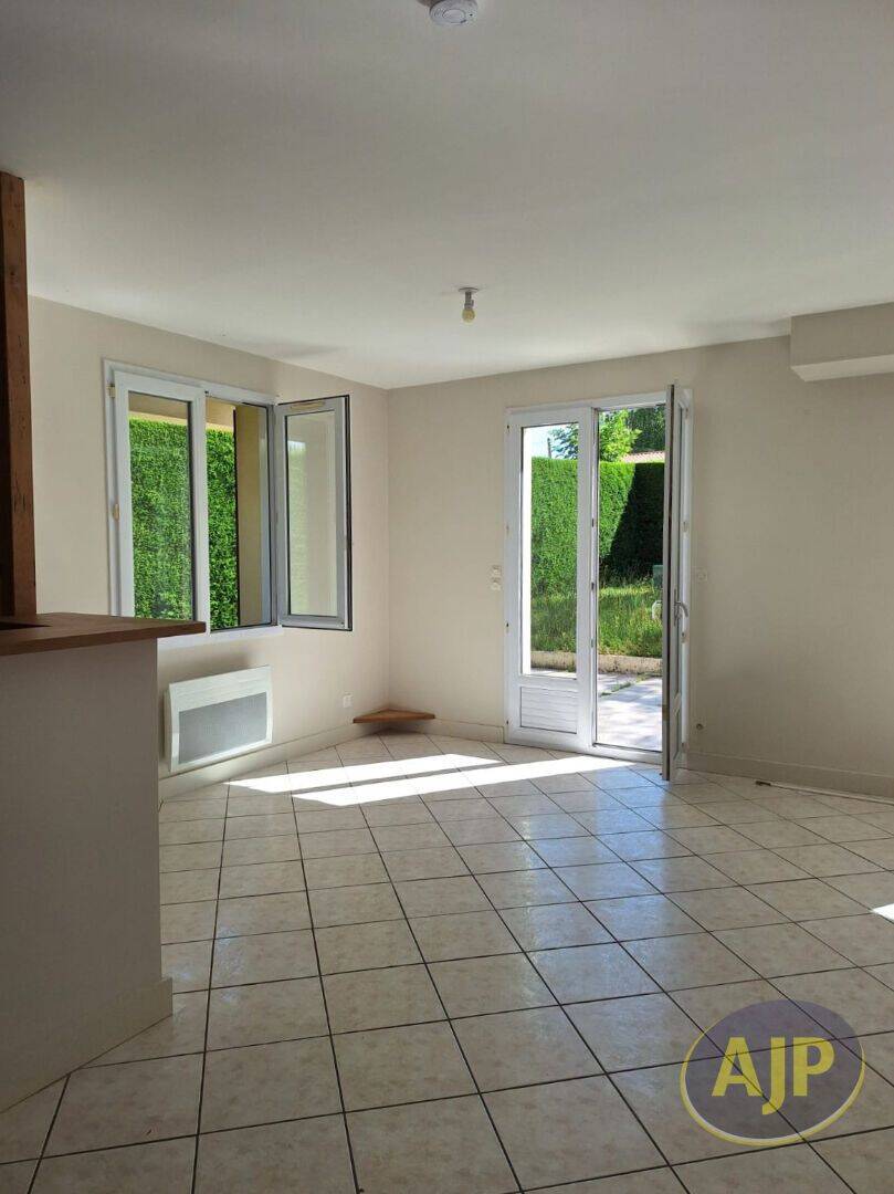 Maison 4 pièces 104 m² · à Jonzac · 104,2 m² · 840 €