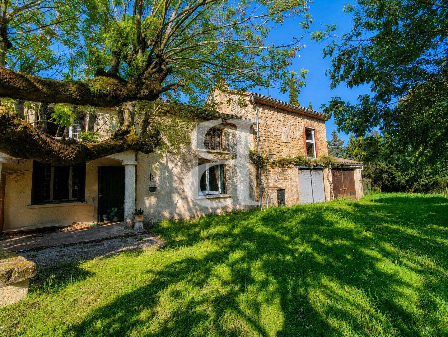 Maison 4 pièces 157 m² · à Richerenches · 157 m² · 279 000 €