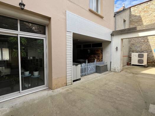 Maison à vendre 273 490 € 10 pièces 6 chambres 218 m² 200 m² de terrain Ouest Beaupréau-en-Mauges 49600