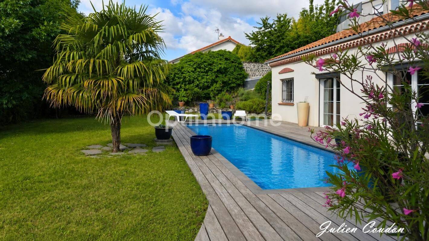 Maison 6 pièces 265 m² · à Clermont-Ferrand · 265 m² · 628 000 €