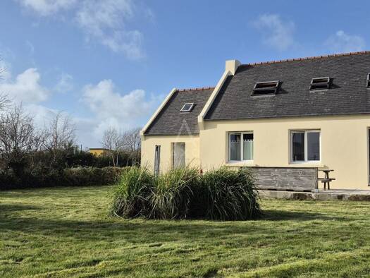 Maison de plain-pied à vendre 260 000 € 4 pièces 2 chambres 66 m² 1 625 m² de terrain Camaret-sur-Mer 29570