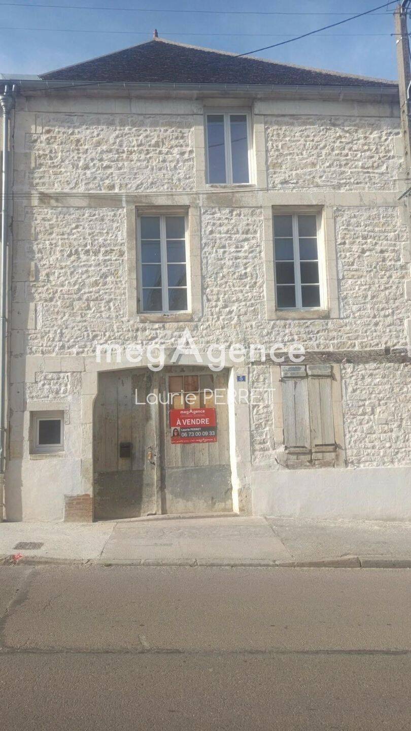 Maison 5 pièces 164 m² · à Saint-Bris-le-Vineux · 164 m² · 200 000 €