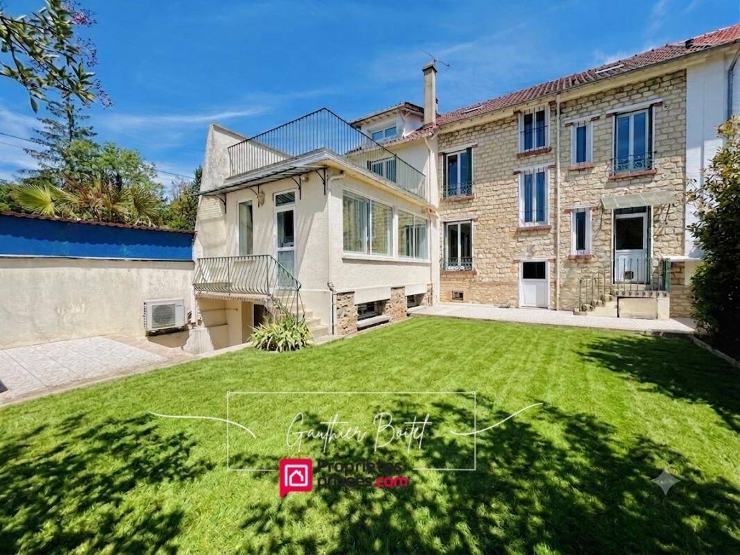 Maison 10 pièces 235 m² · à Lizy-sur-Ourcq · 235 m² · 340 000 €