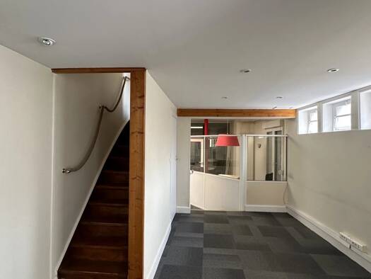 Boutique à vendre 241 500 € 241 m² de surface de vente Calais 62100