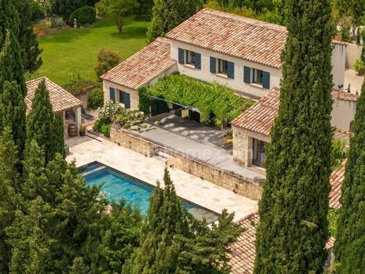 Maison à vendre 1 995 000 € 6 pièces 5 chambres 257 m² 1 111 m² de terrain Paradou 13520