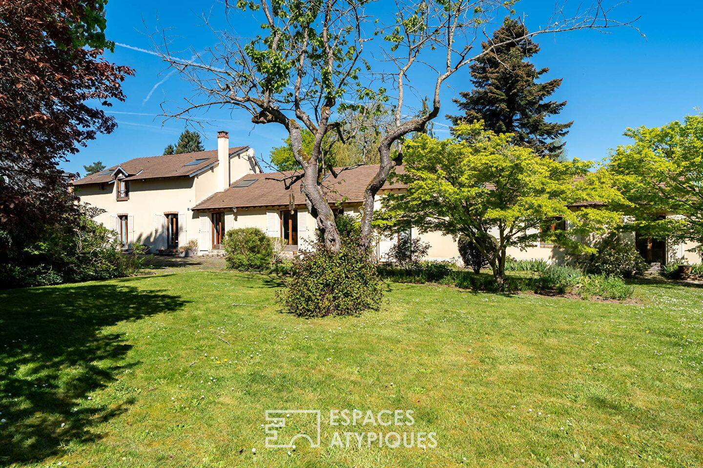 Maison 8 pièces 200 m² · à Rochefort-en-Yvelines · 200 m² · 575 000 €