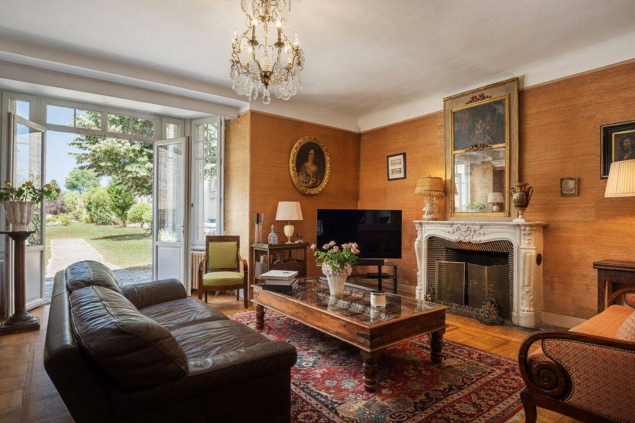Maison 8 pièces 263 m² · à Nevers · 263 m² · 450 000 €