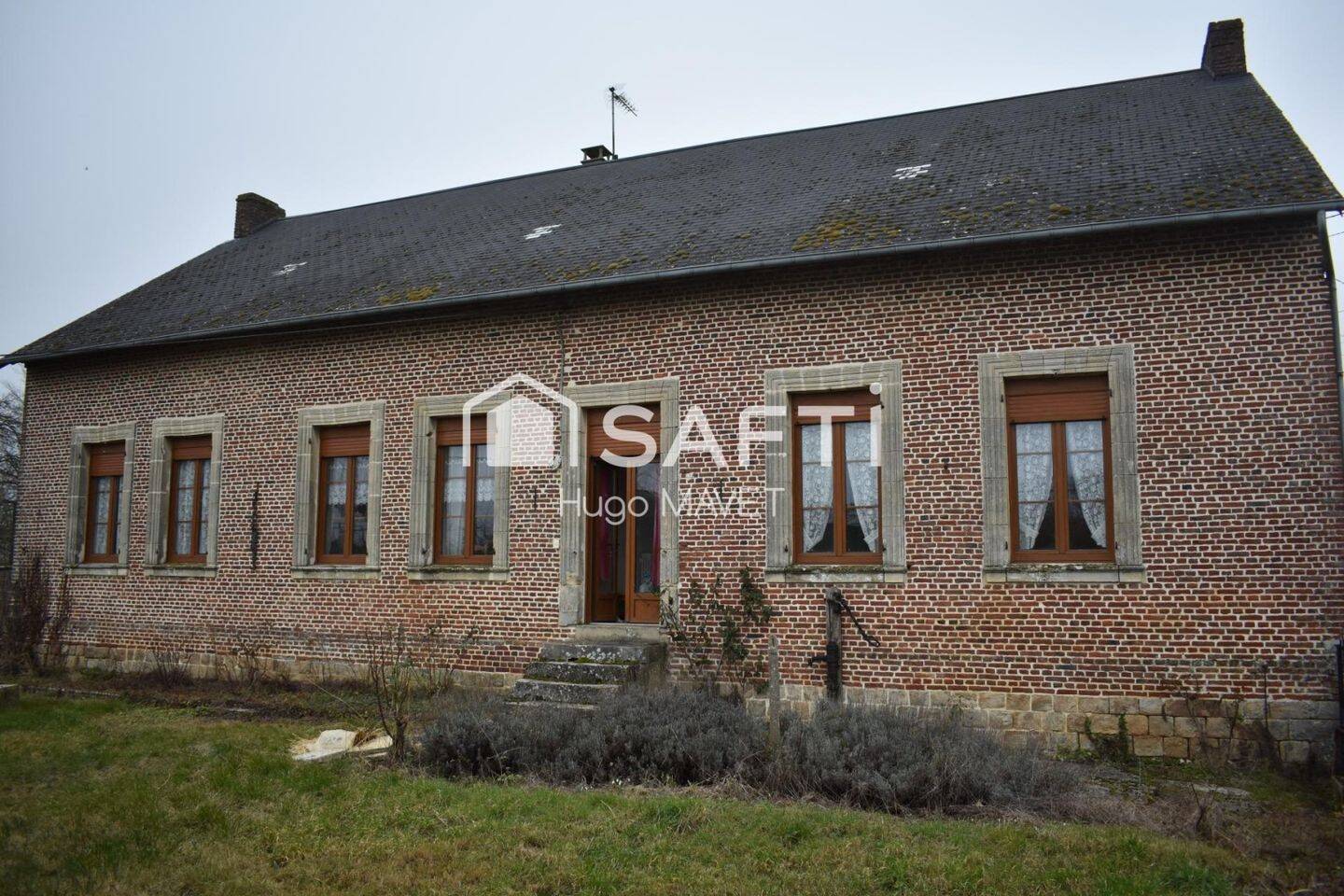 Maison 6 pièces 179 m² · à Rogny · 179 m² · 137 000 €