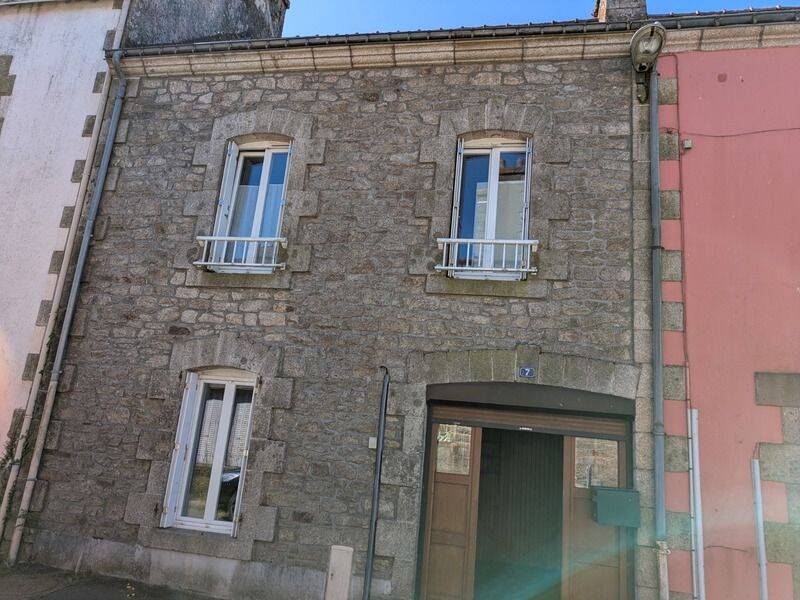 Maison 4 pièces 65 m² · à Séglien · 65 m² · 82 500 €