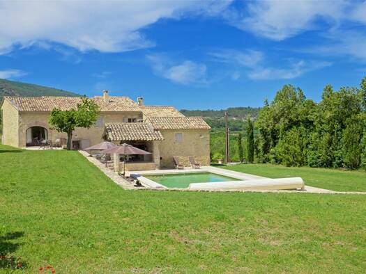 Demeure à vendre 2 990 000 € 8 pièces 4 chambres 220 m² 38 906 m² de terrain Bonnieux 84480