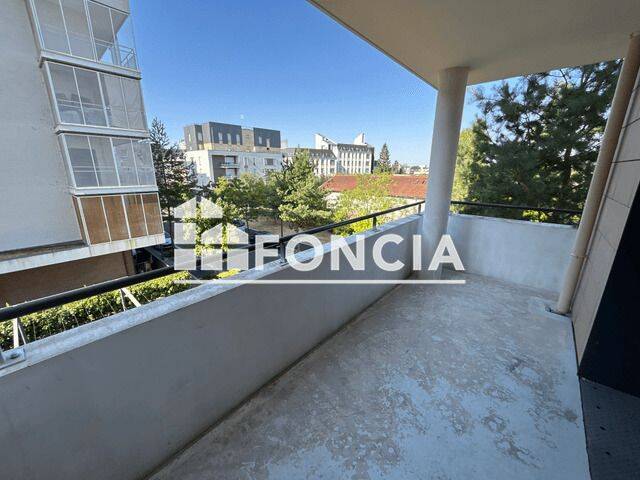 Appartement 3 pièces 63 m² · à Orléans · 62,5 m² · 840 €