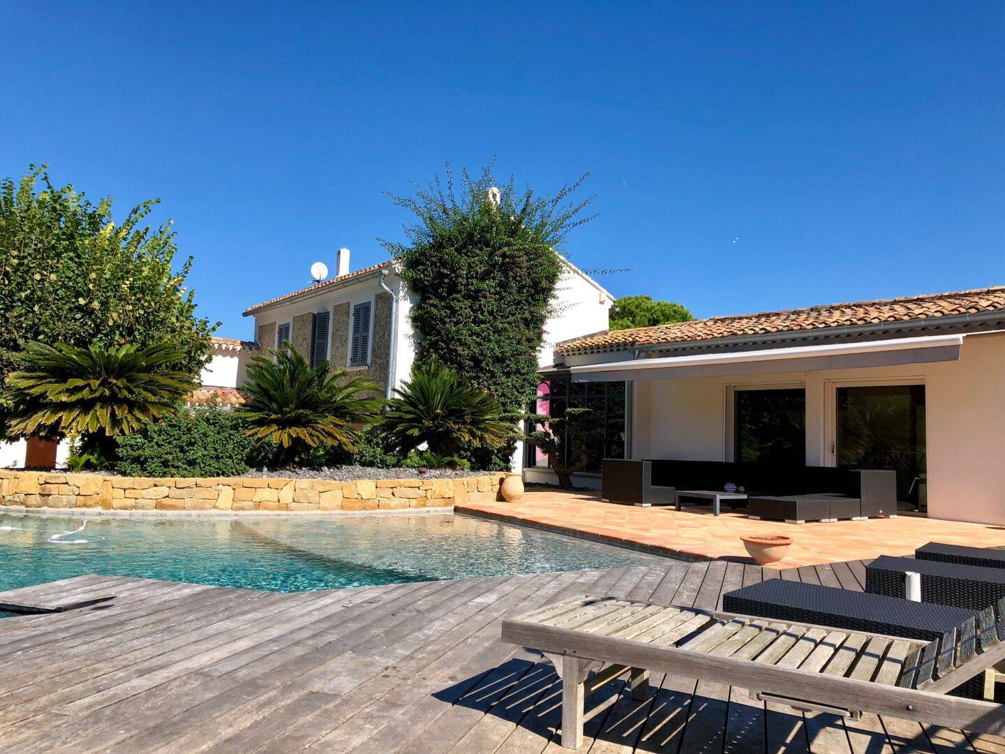 Maison 6 pièces 240 m² · à Six-Fours-les-Plages · 240 m² · 1 890 000 €
