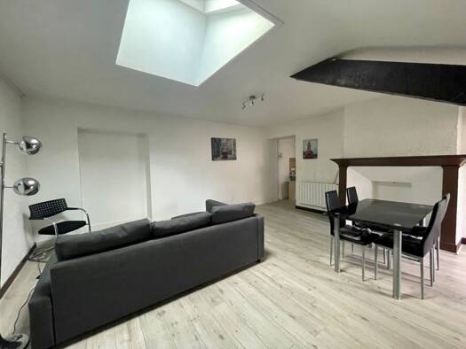 Appartement à louer 630 € 2 pièces 1 chambre 57 m² Étage 4/4 Pau 64000