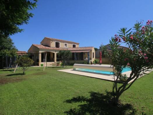 Villa à vendre 655 000 € 8 pièces 6 chambres 162 m² 1 000 m² de terrain Fontvieille 13990