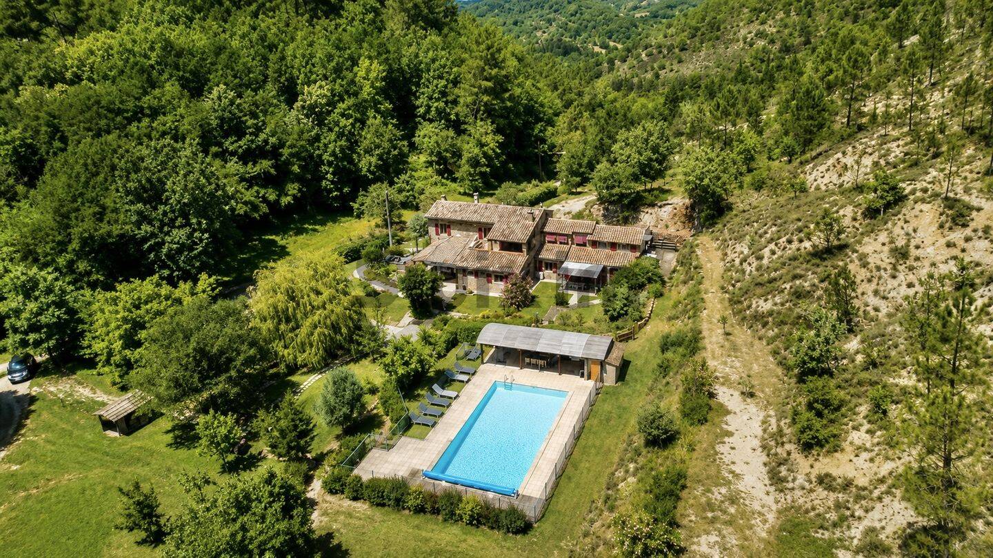 Maison 8 pièces 216 m² · à Banne · 216,2 m² · 670 000 €