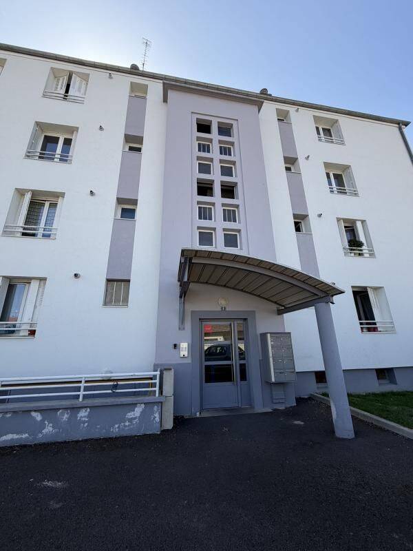 Appartement 3 pièces 64 m² · à La Chapelle-Saint-Luc · 64 m² · 548 €