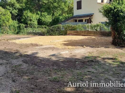 Parking à louer 70 € Le Centre Auriol 13390