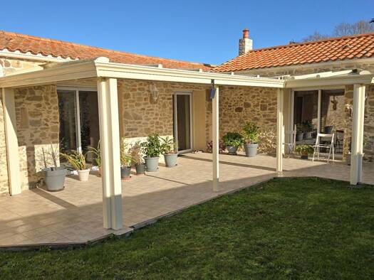 Maison de plain-pied à vendre 332 800 € 4 pièces 3 chambres 150 m² 533 m² de terrain Saint-Père-en-Retz 44320