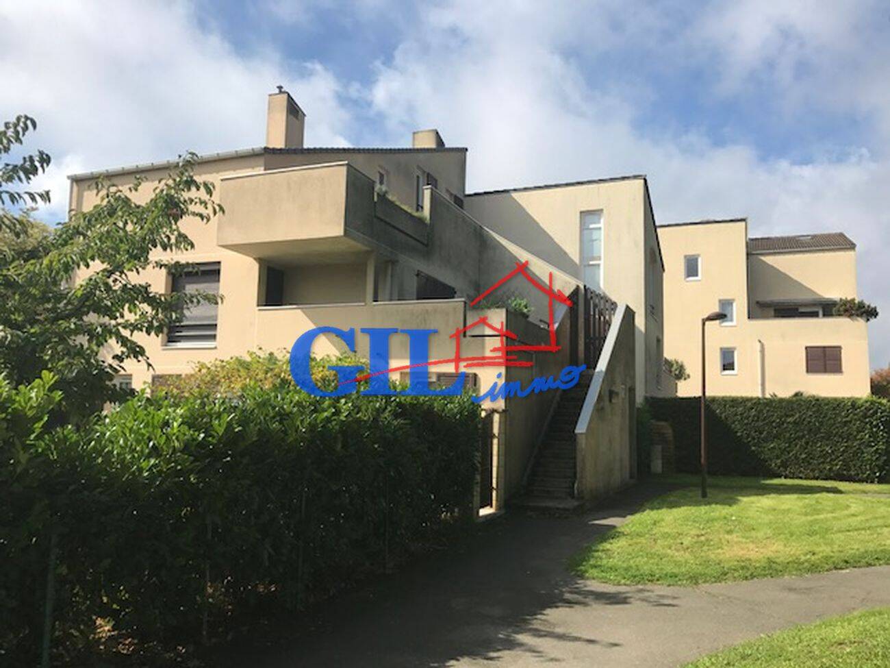 Appartement 5 pièces 93 m² · à Nandy · 93 m² · 220 000 €