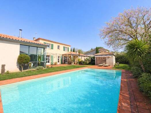Villa à vendre 835 000 € 8 pièces 6 chambres 210 m² 1 000 m² de terrain Labège 31670