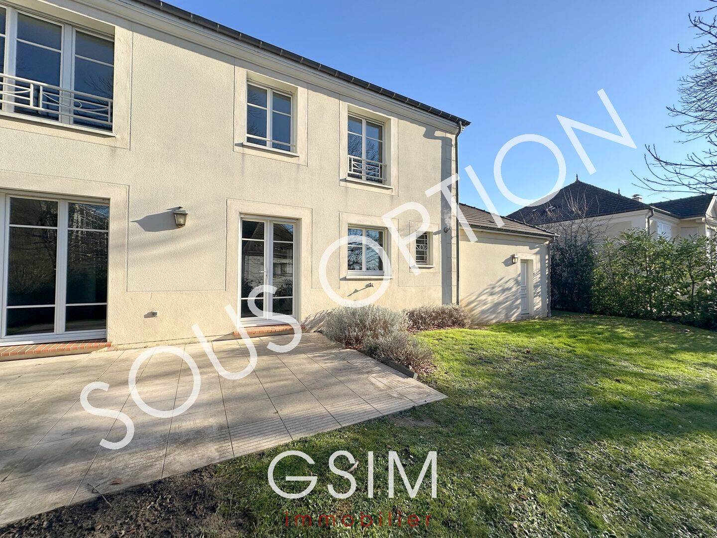 Maison 7 pièces 184 m² · à Vaucresson · 184 m² · 4 500 €