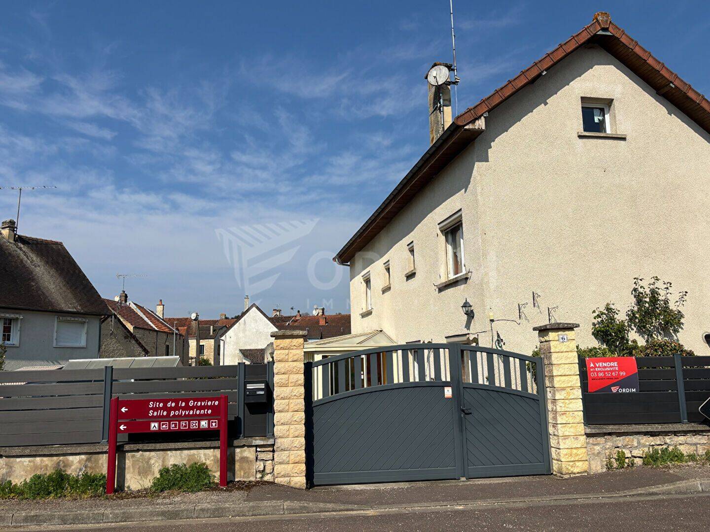 Maison 5 pièces 145 m² · à Lézinnes · 145 m² · 132 000 €