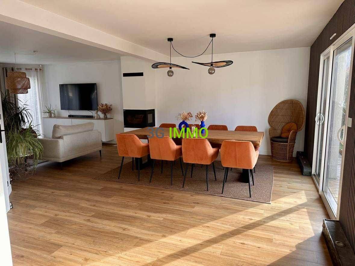 Maison 5 pièces 140 m² · à Romillé · 140 m² · 384 800 €