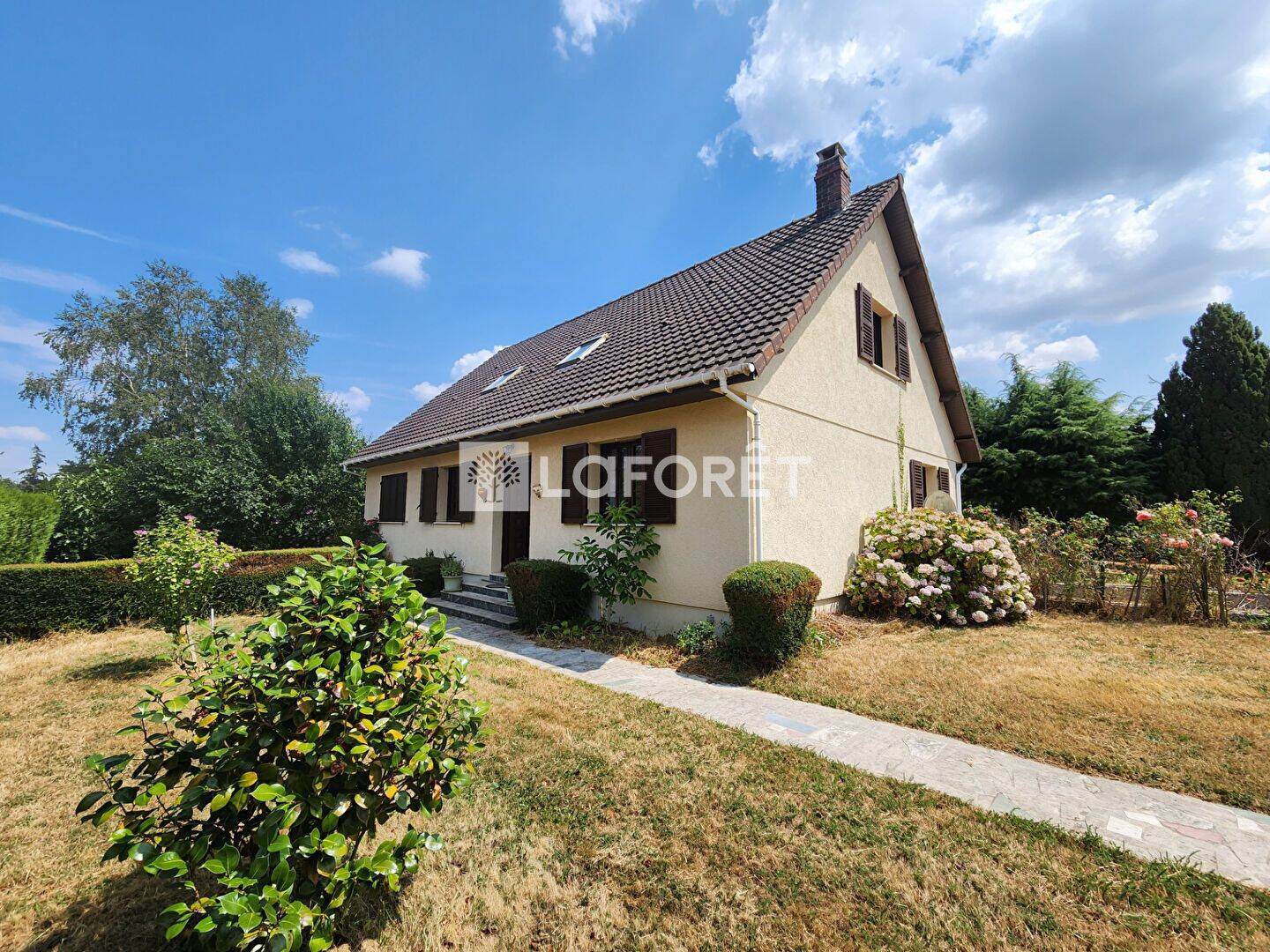 Maison 8 pièces 160 m² · à Le Thuit de l'Oison · 160 m² · 245 500 €