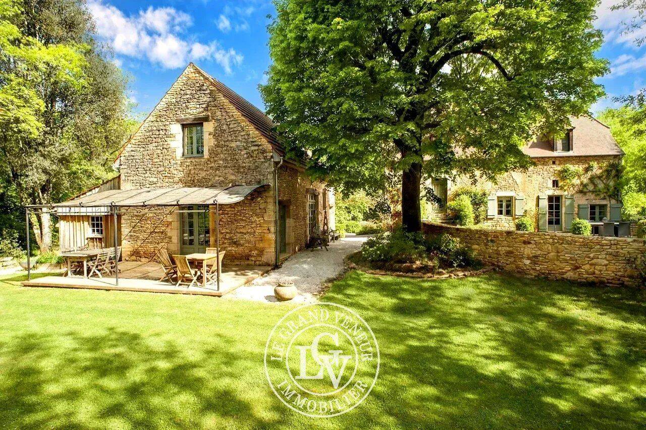Maison 14 pièces 370 m² · à Sarlat-la-Canéda · 370 m² · 1 490 000 €