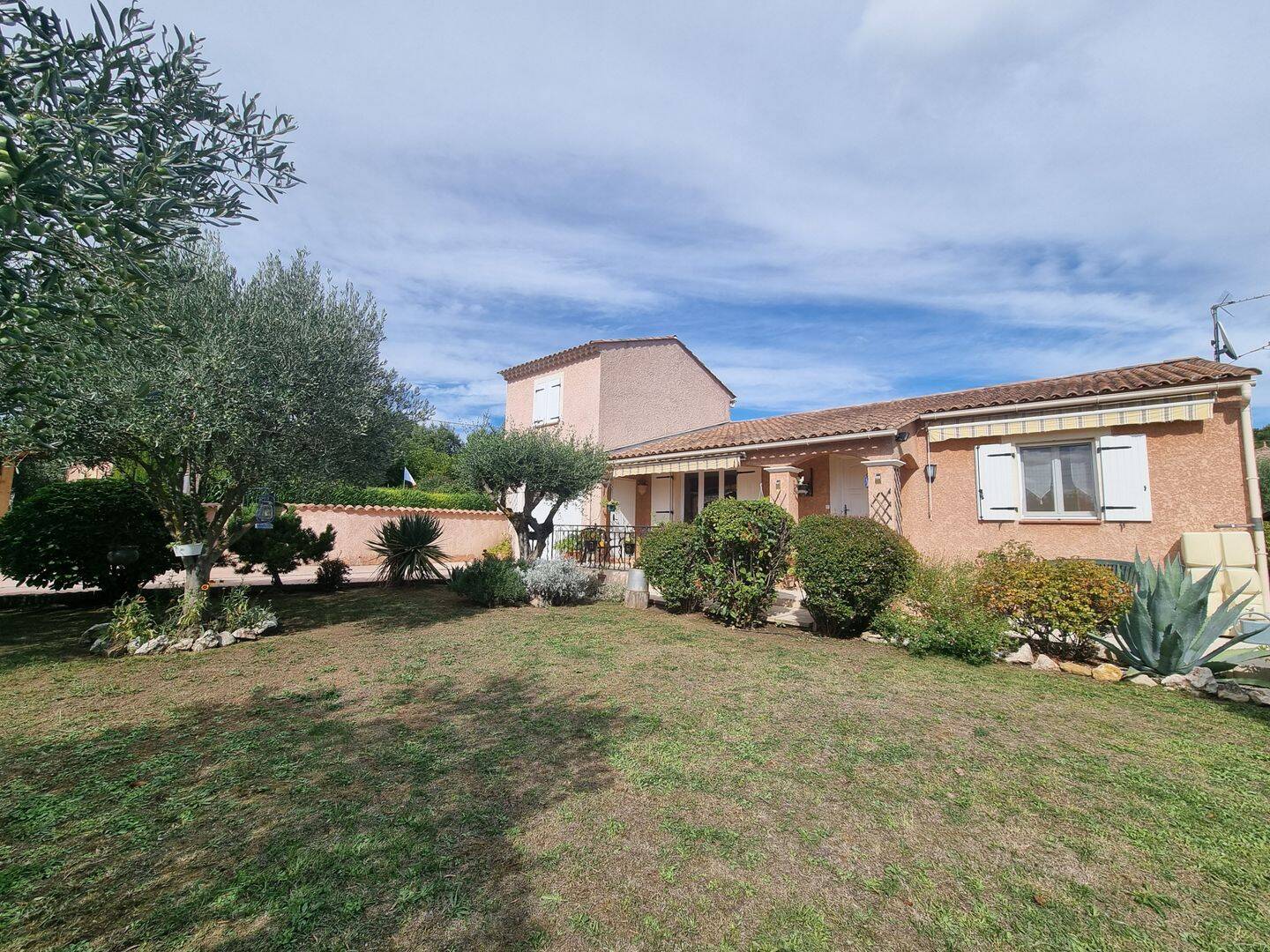 Maison 5 pièces 106 m² · à Régusse · 106 m² · 399 000 €