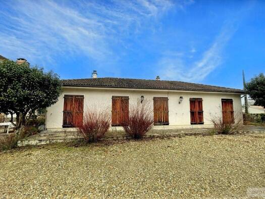 Maison de plain-pied à vendre 162 750 € 4 pièces 3 chambres 101 m² 731 m² de terrain Fargues 33210