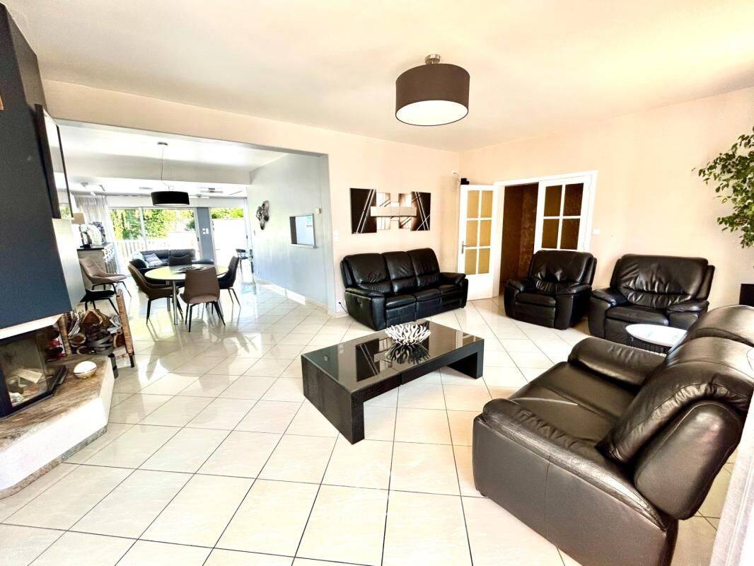 Maison 7 pièces 238 m² · à Loos · 238 m² · 599 000 €