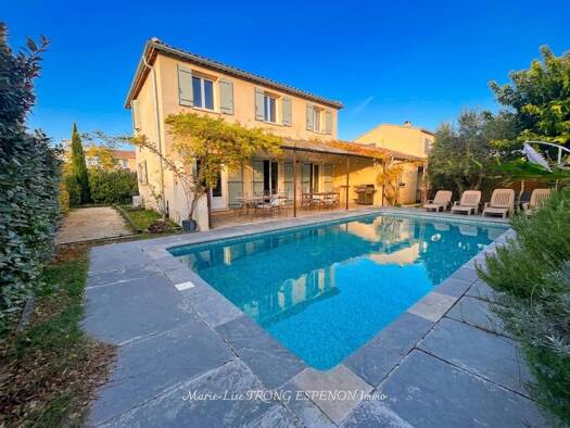 Villa à vendre 370 000 € 6 pièces 3 chambres 96 m² 432 m² de terrain Zone Rurale Sud Carpentras 84200