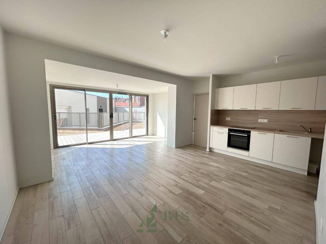 Appartement 2 pièces 61 m² · à Roanne · 61 m² · 825 €