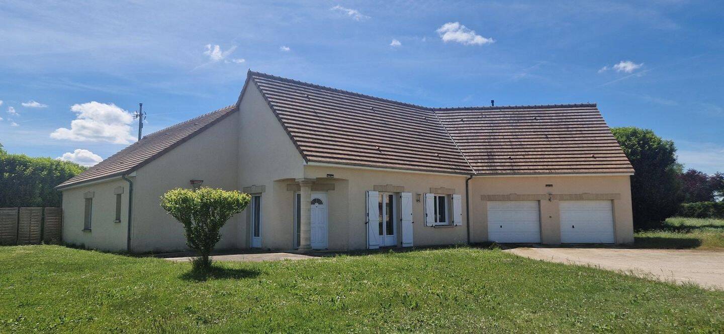 Maison 6 pièces 179 m² · à La Chapelle-Vendômoise · 179 m² · 276 500 €