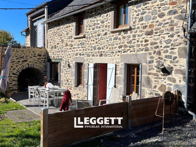 Maison 14 pièces 256 m² · à Égliseneuve-d'Entraigues · 256 m² · 370 000 €