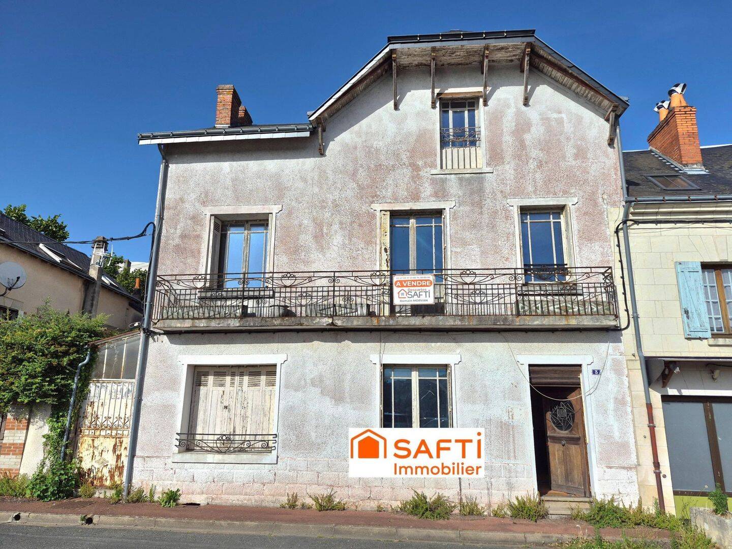 Maison 5 pièces 220 m² · à Descartes · 220 m² · 61 000 €