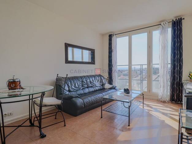 Appartement à vendre 199 000 € 2 pièces 2 chambres 45 m² Étage 3/4 Europe-Maupassant Chatou 78400