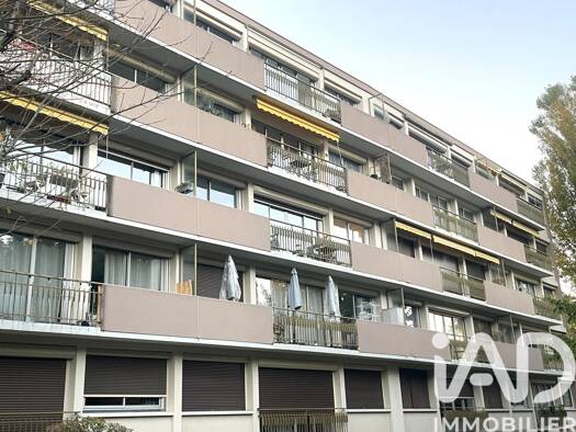 Appartement à vendre 190 000 € 4 pièces 3 chambres 73 m² Étage 3/4 Les-Iles Nord Seyssinet-Pariset 38170