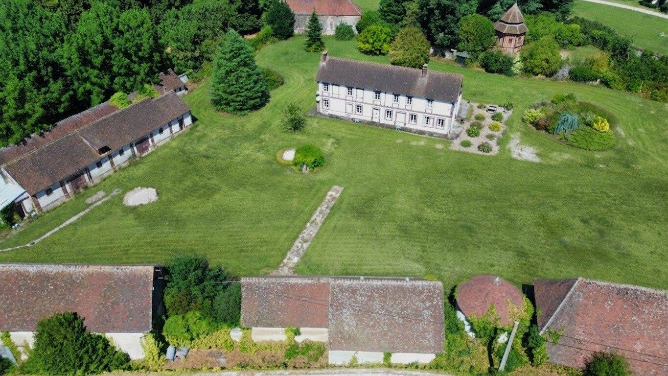 Maison 9 pièces 260 m² · à Illiers-l'Évêque · 260 m² · 441 000 €